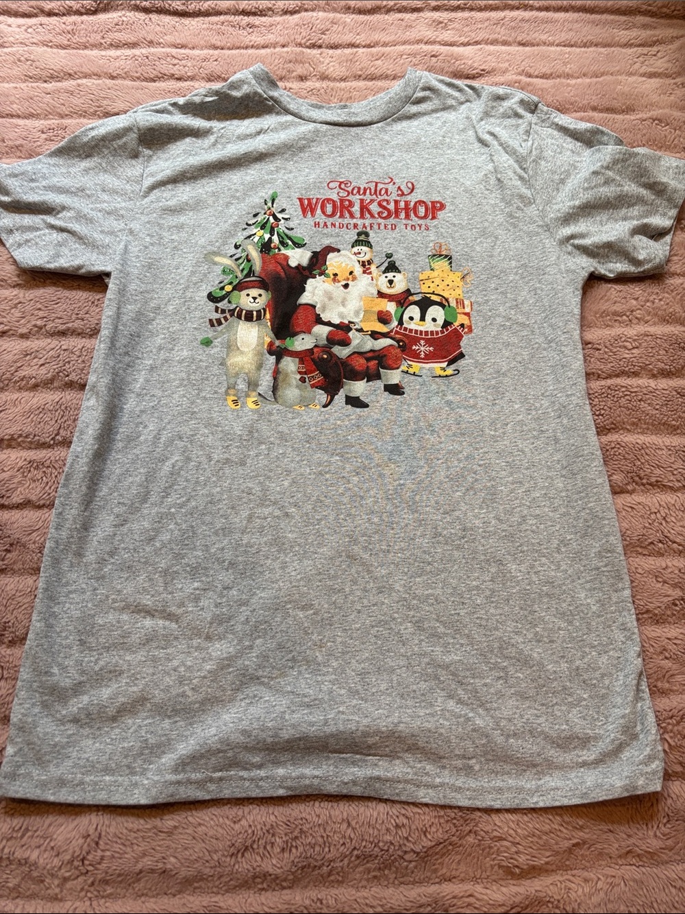 Santa's Workshop Graphic Tee - Light Gray (size M)